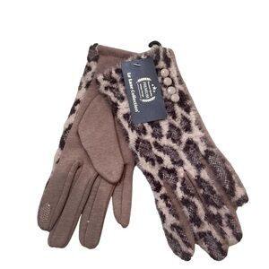 NWT le luxe collection animal print touch screen gloves button detail taupe OS